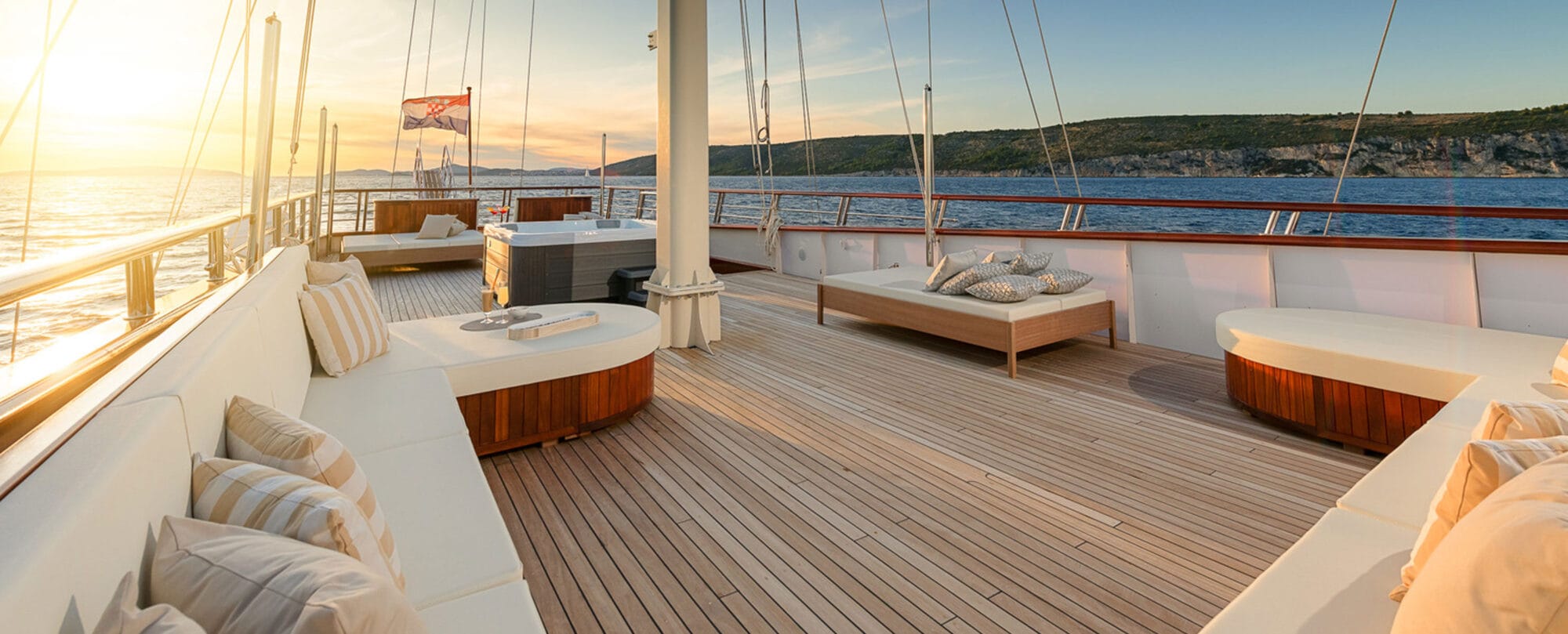 Son de Mar Yacht Charter