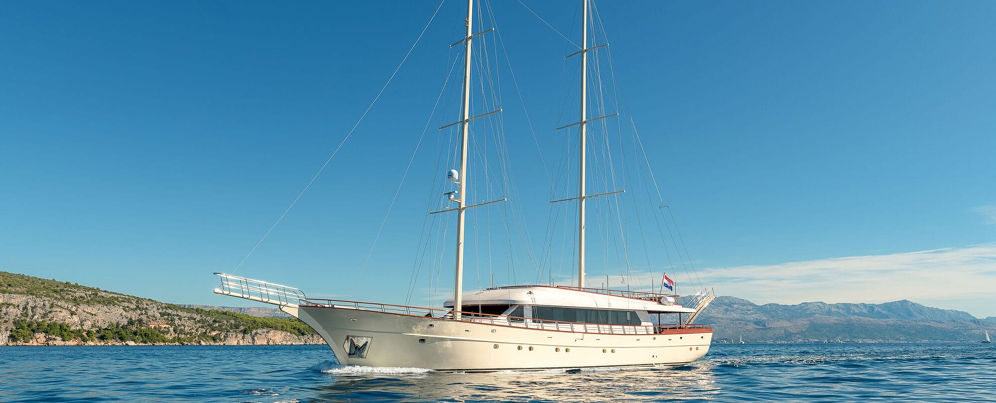 Son de Mar Yacht Charter