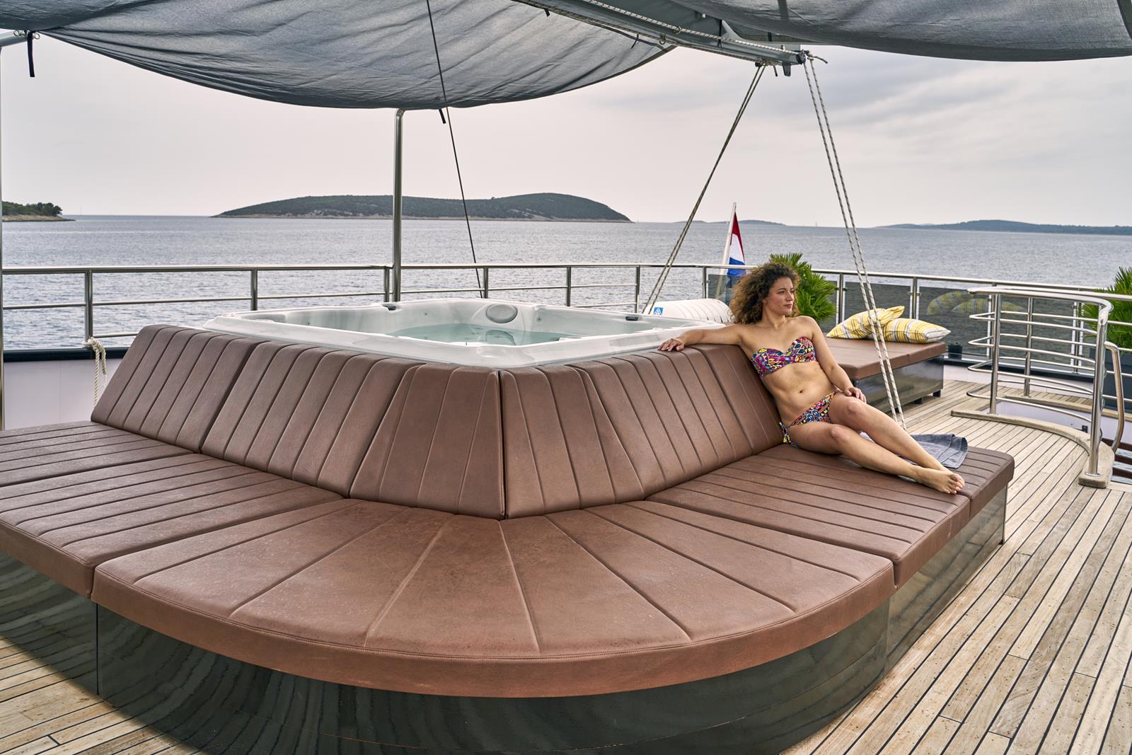 Rara Avis Yacht Charter Exterior