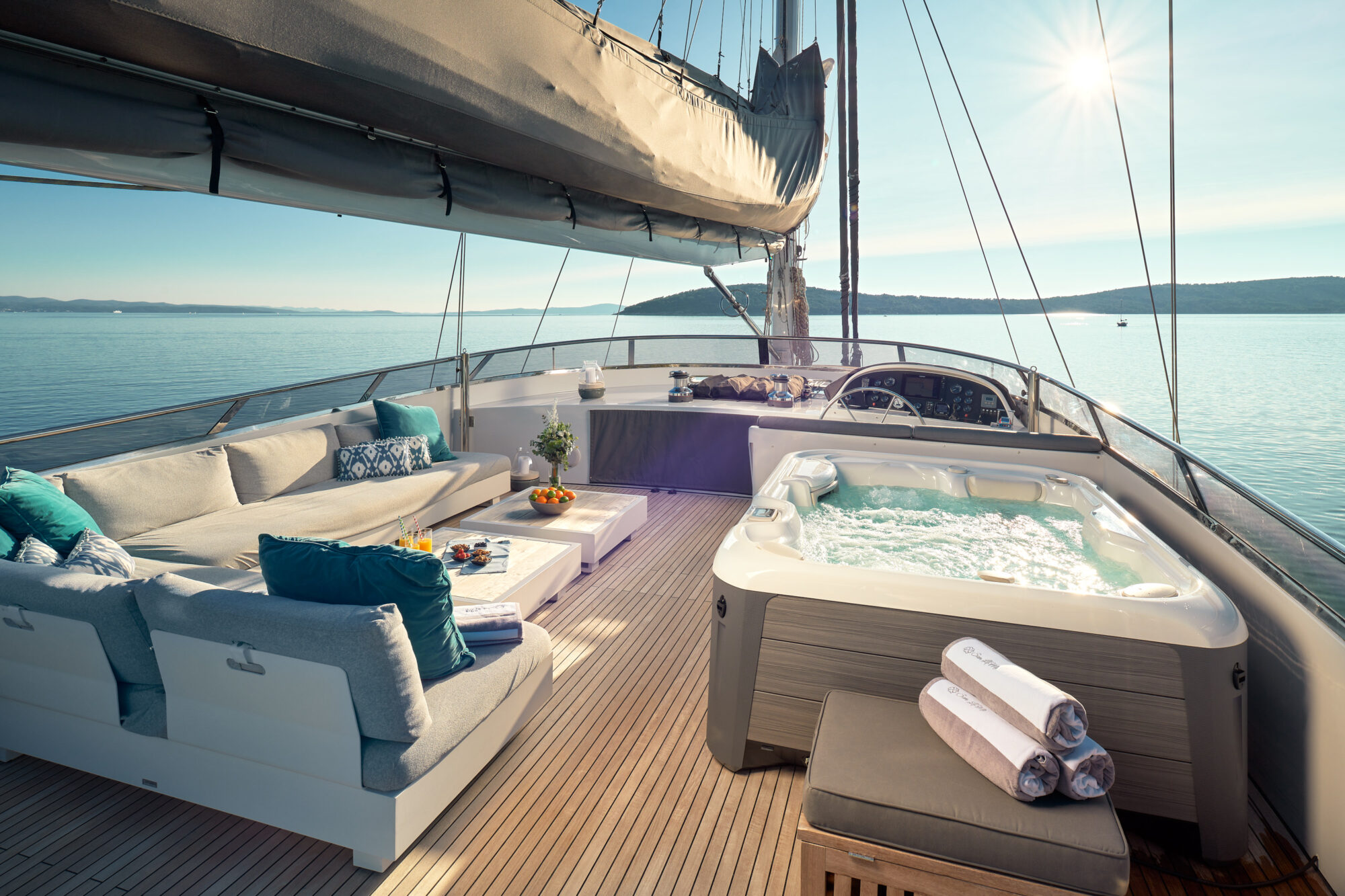 San Limi Yacht Charter Exterior