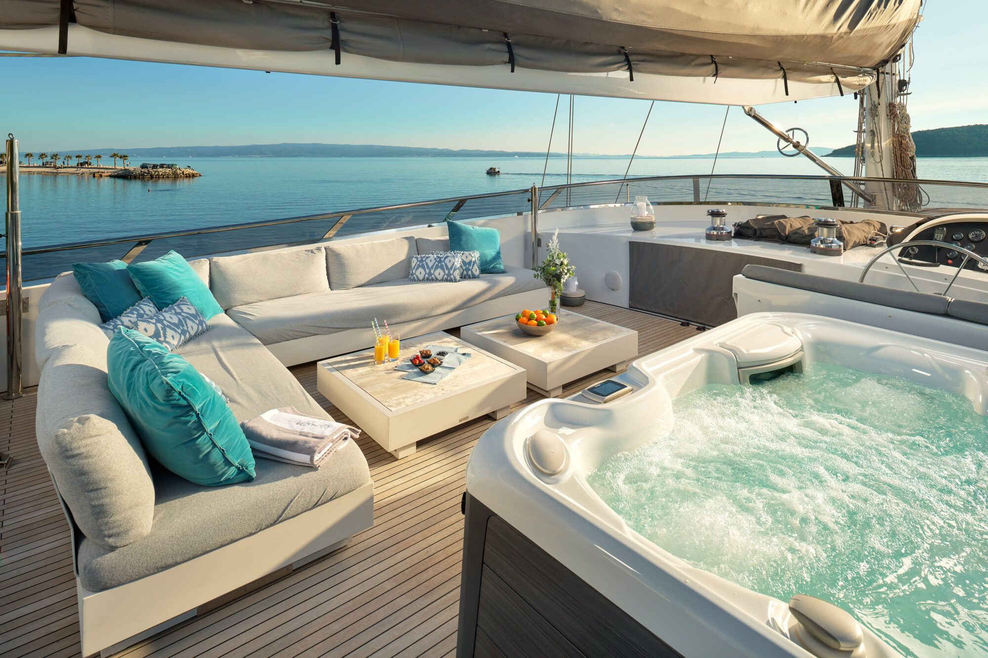San Limi Yacht Charter Exterior