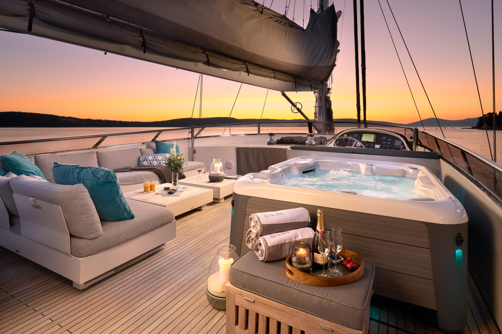 San Limi Yacht Charter Exterior