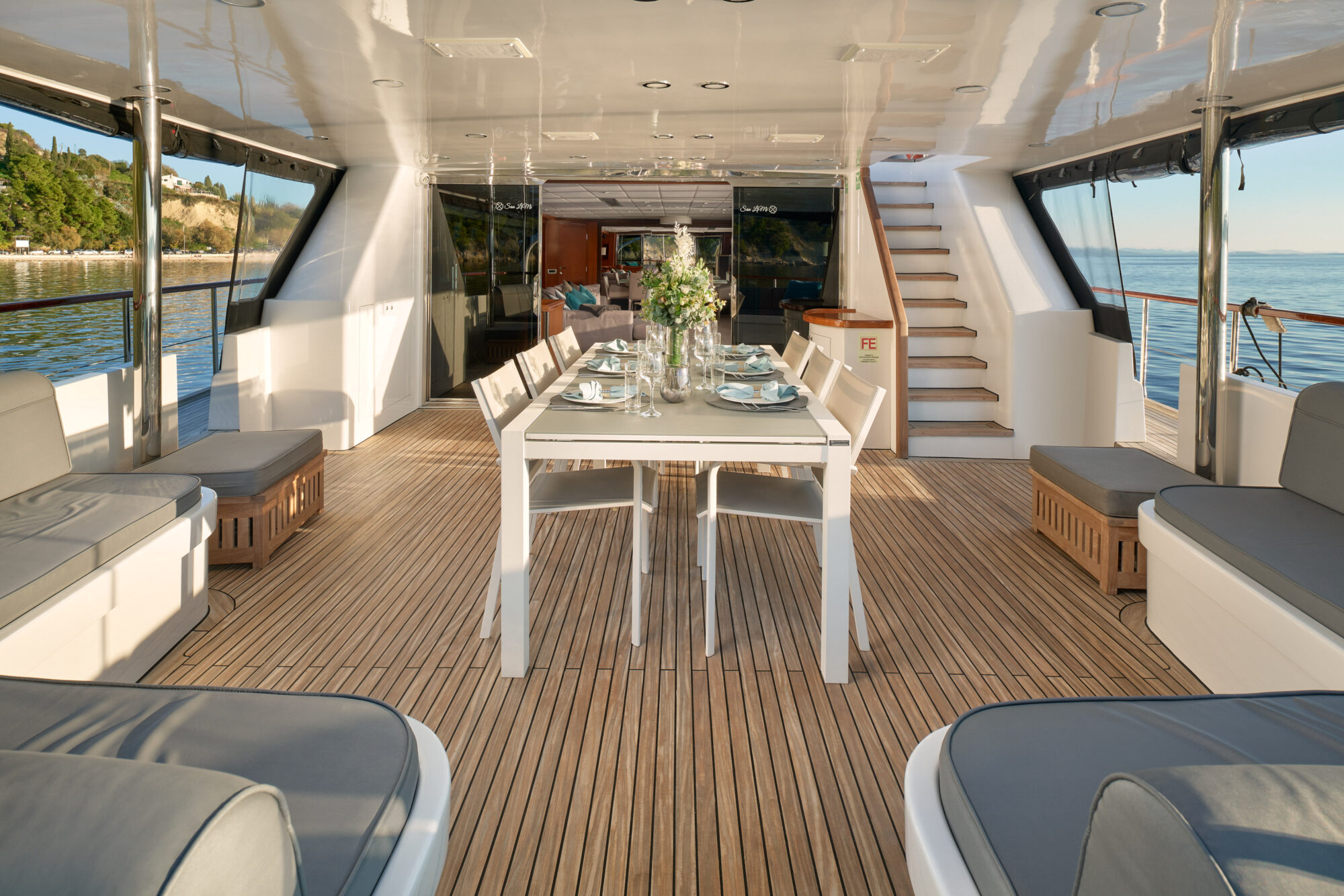 San Limi Yacht Charter Exterior