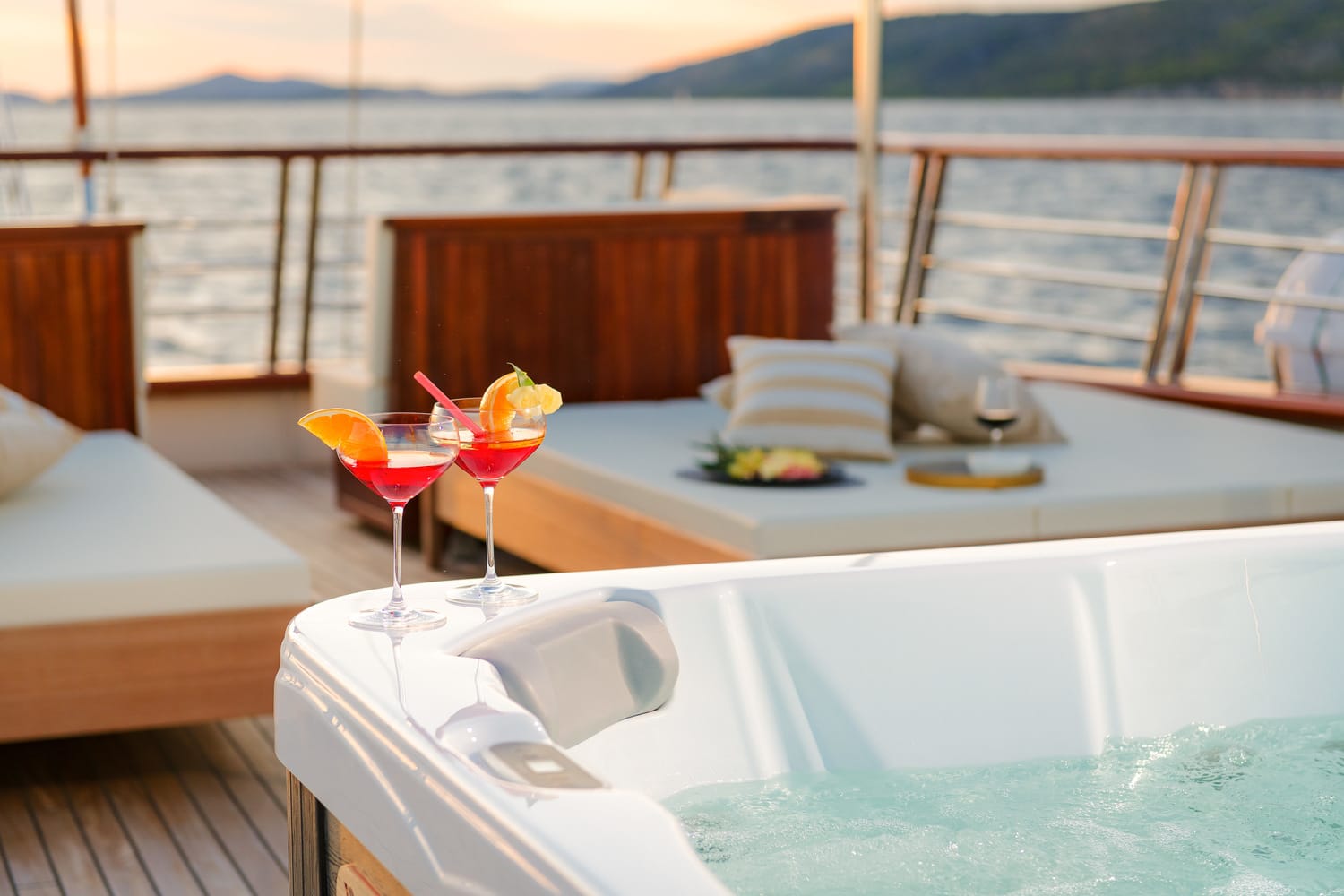 Son Mar Yacht Charter Exterior