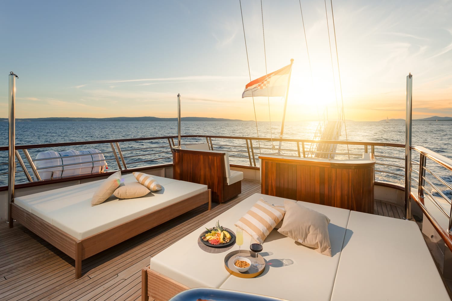 Son Mar Yacht Charter Exterior