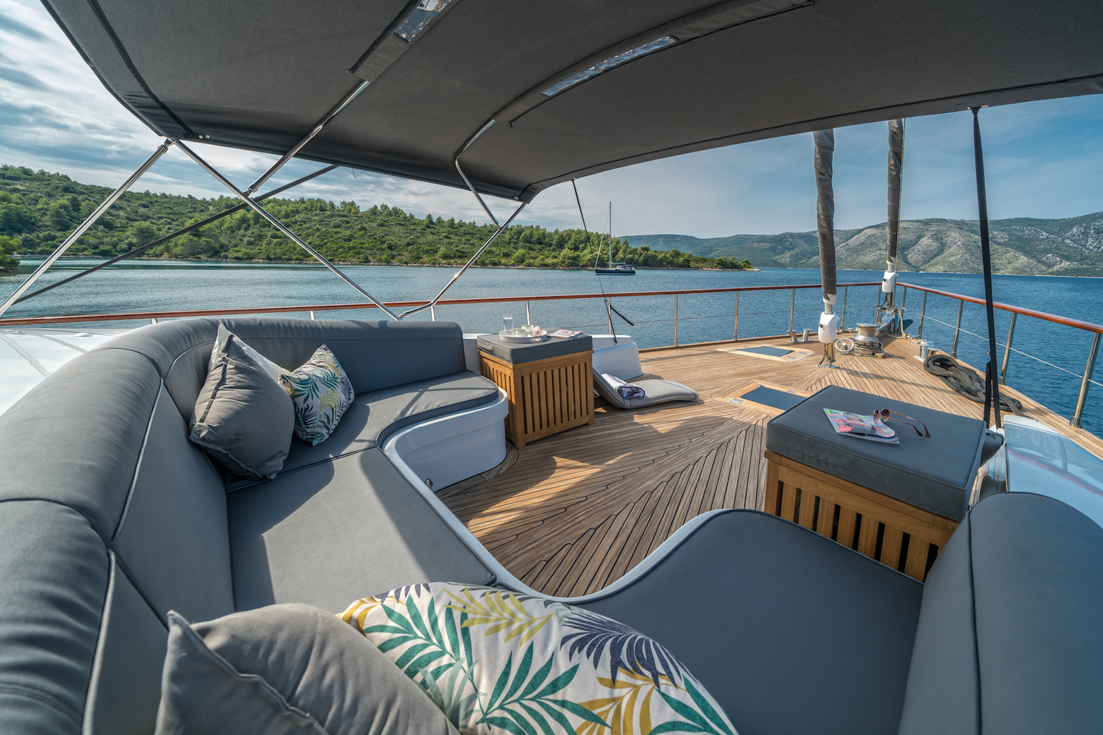 San Limi Yacht Charter Exterior