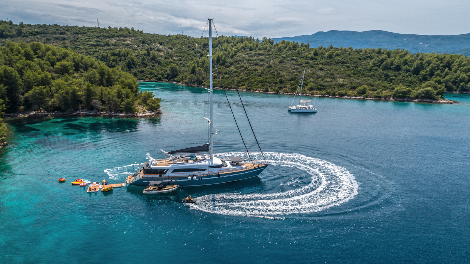 San Limi Yacht Charter Exterior