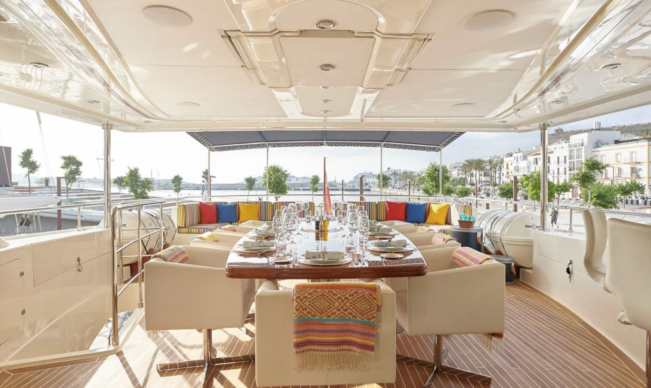 Noblesse Yachts