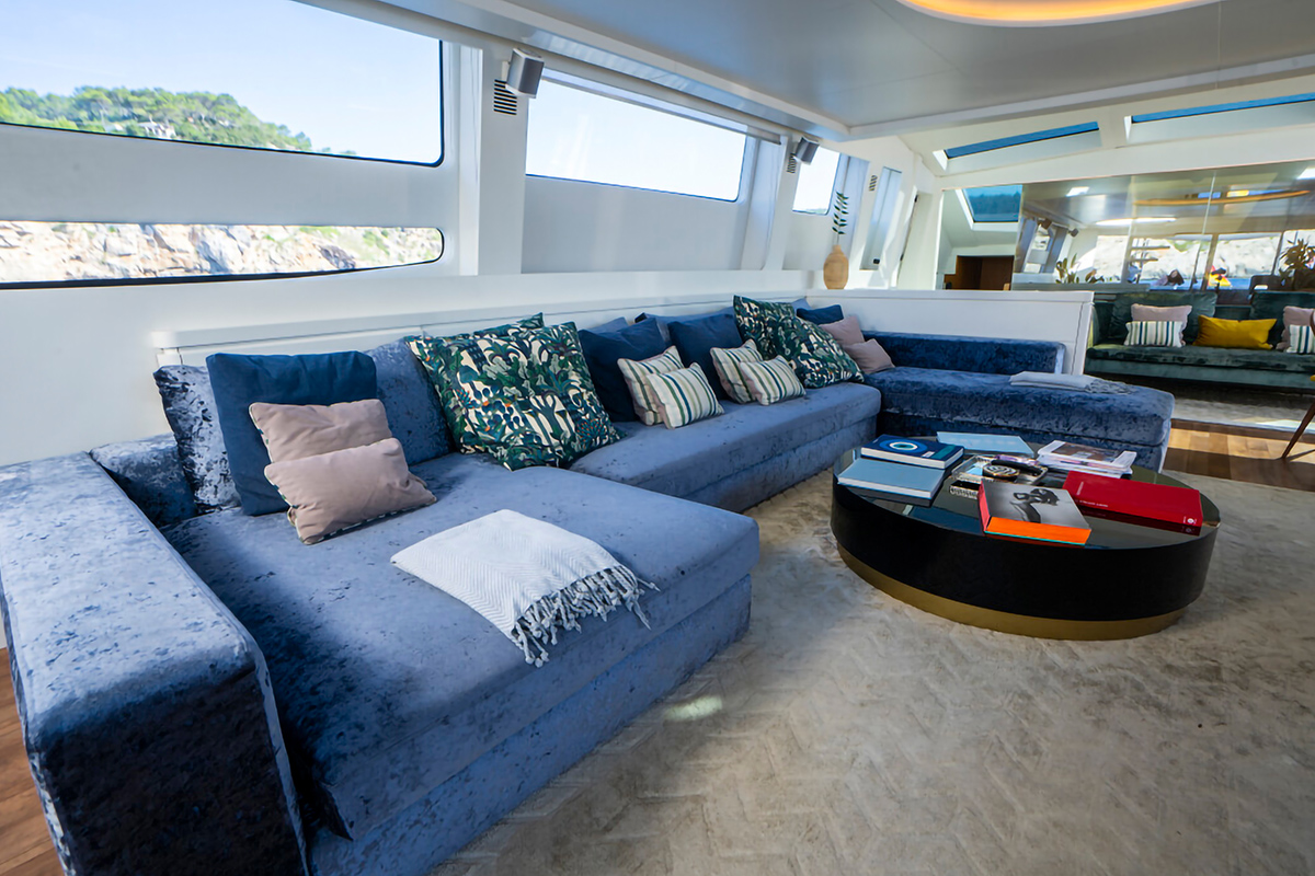 Yacht Blue Jay
