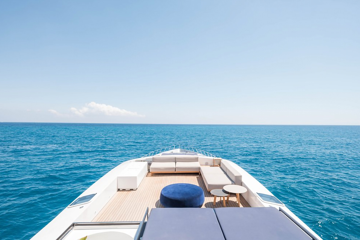 Yacht Blue Jay