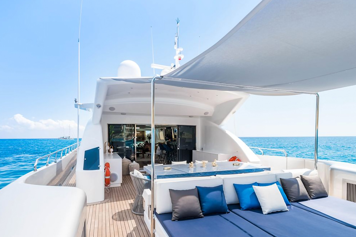 Yacht Blue Jay