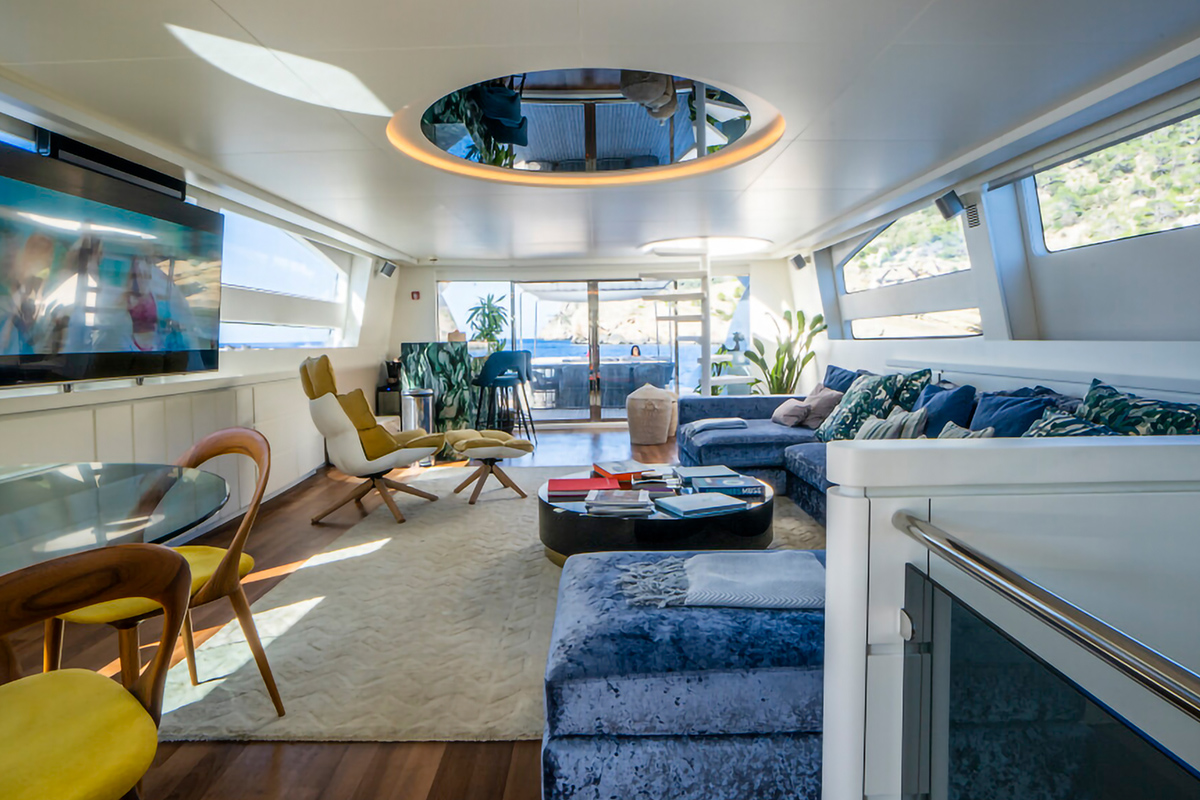 Yacht Blue Jay