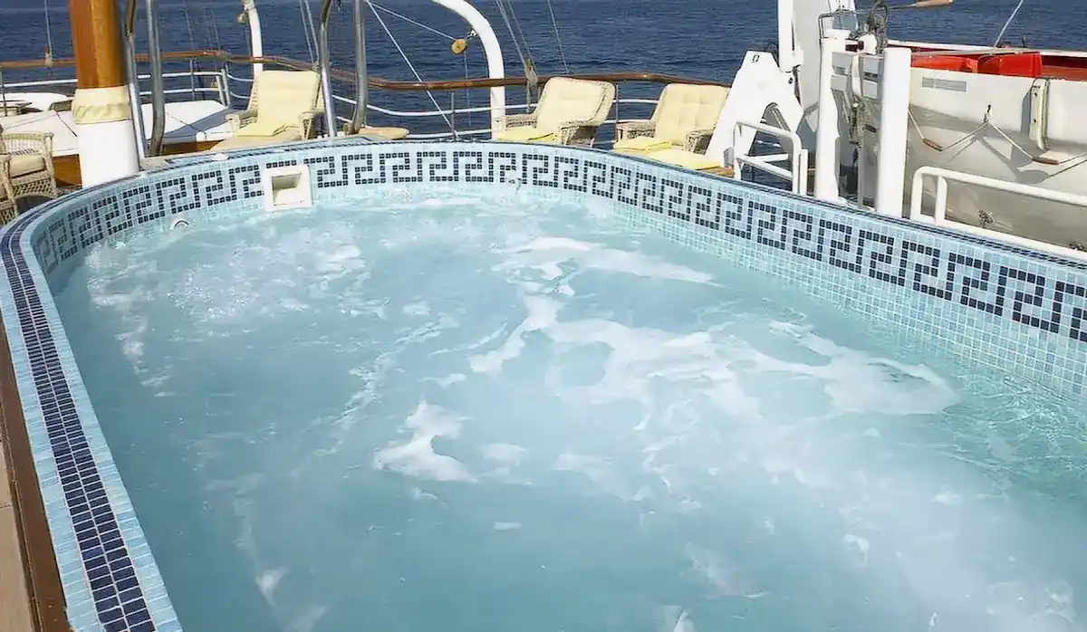 SS Delphine Anmenities