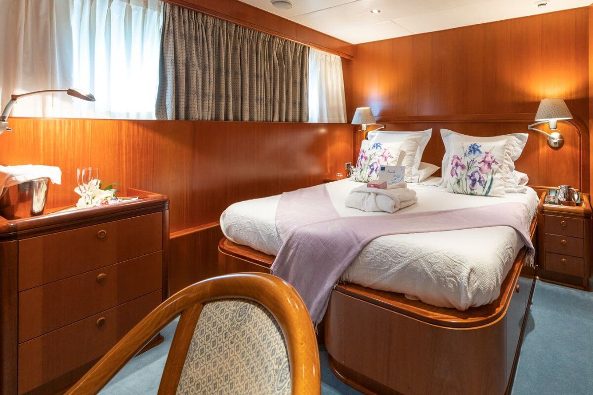 Yacht Alcor