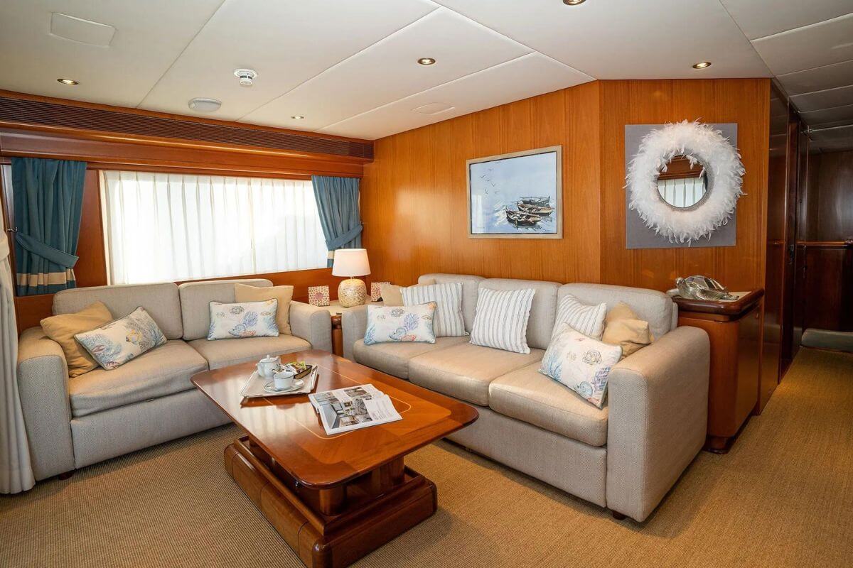 Yacht Alcor