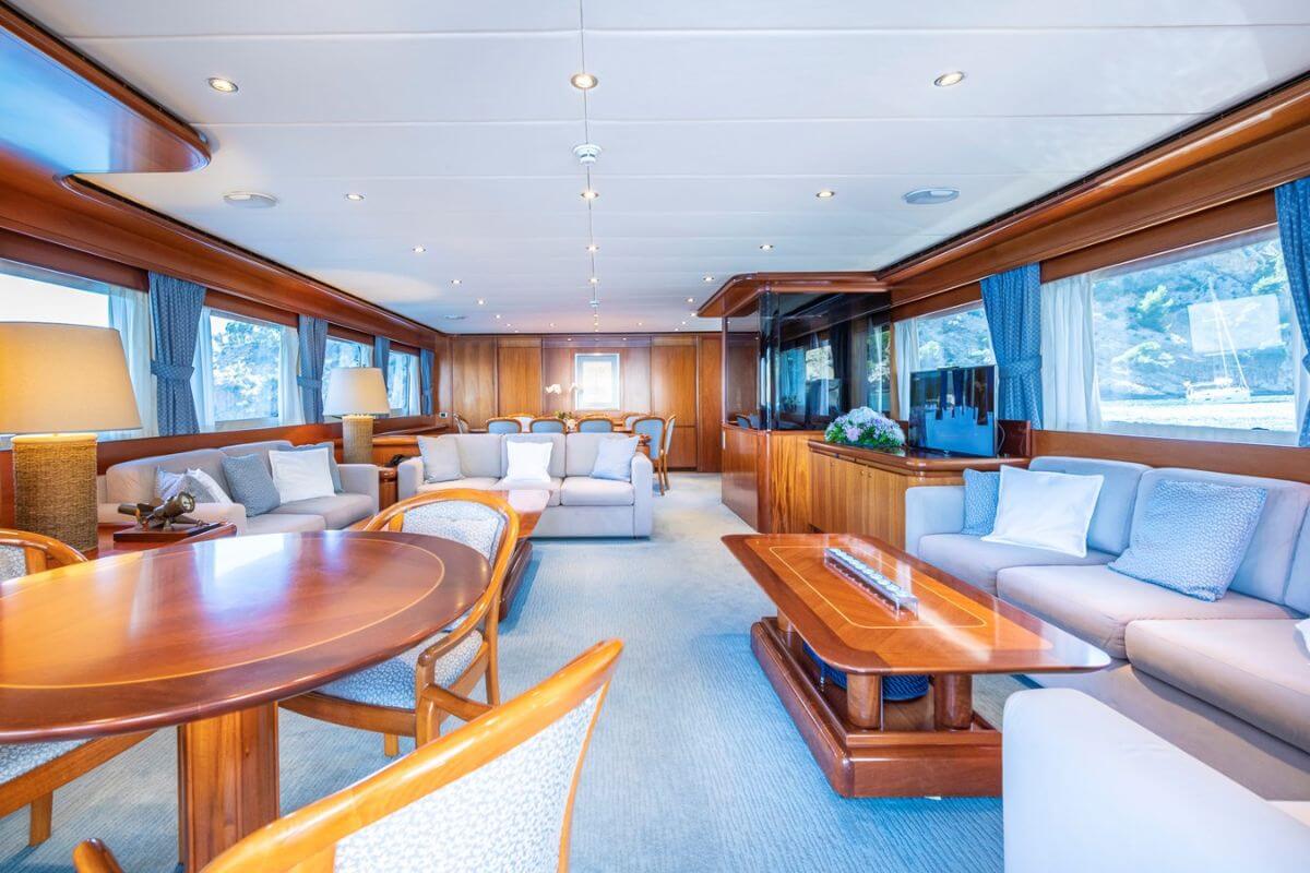 Yacht Alcor