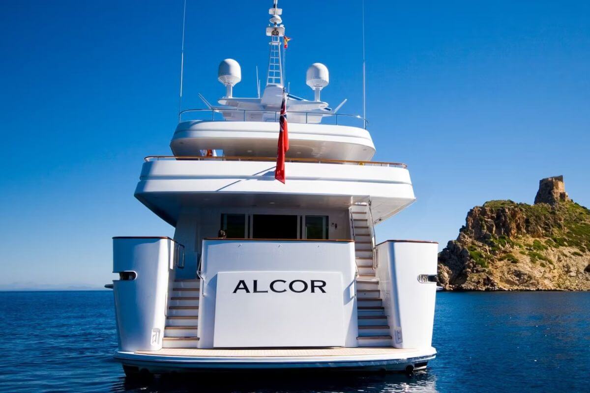 Yacht Alcor