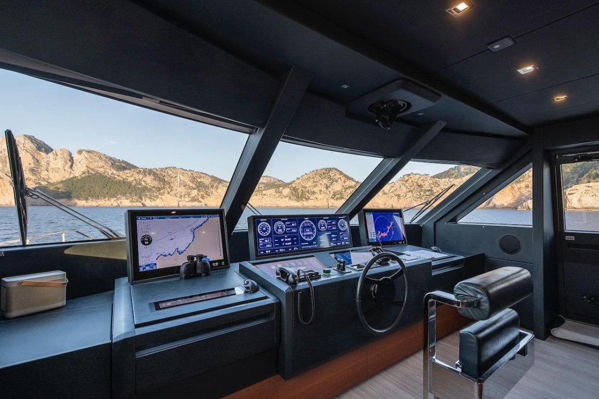 Yacht Acqua Ferretti Charter