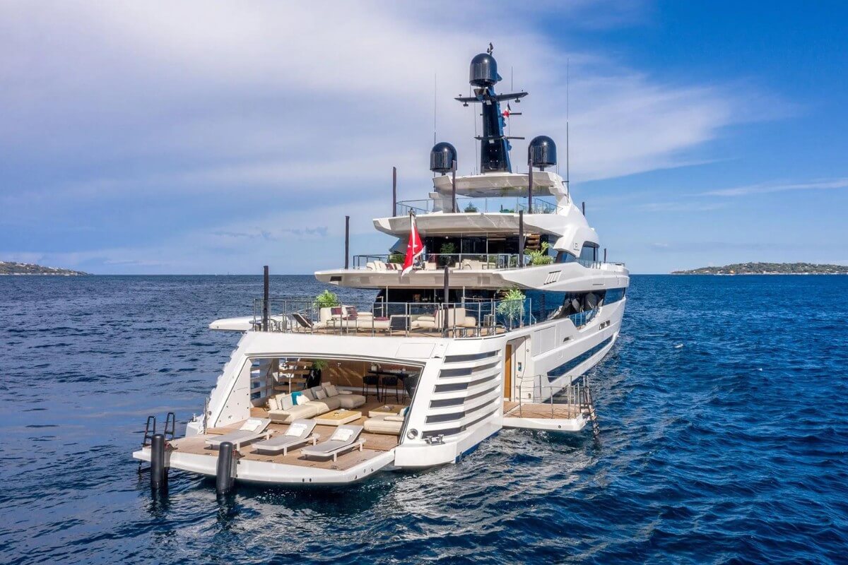 Charter Yacht Lel with Best Price Guarantee