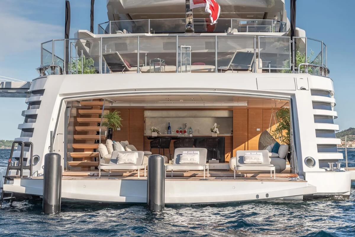 Yacht LEL