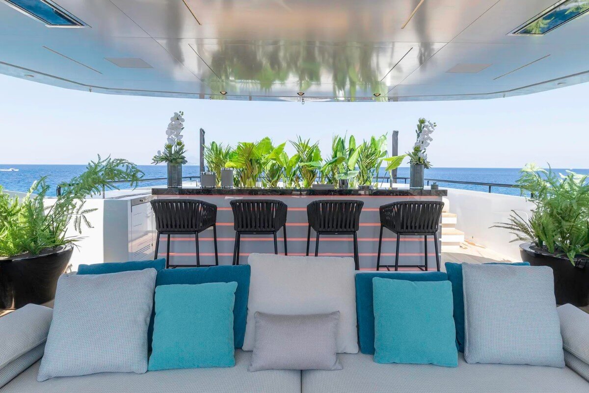 Yacht LEL