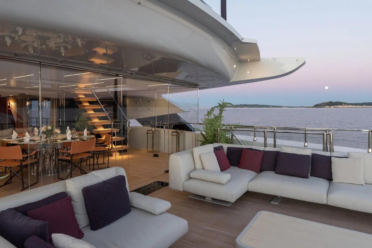 Yacht LEL