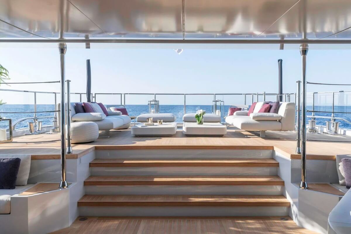 Yacht LEL