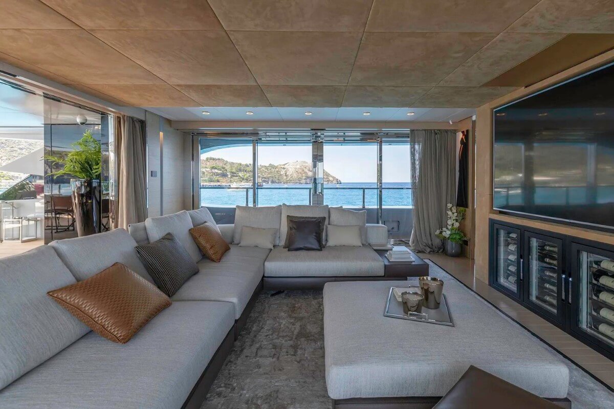 Yacht LEL