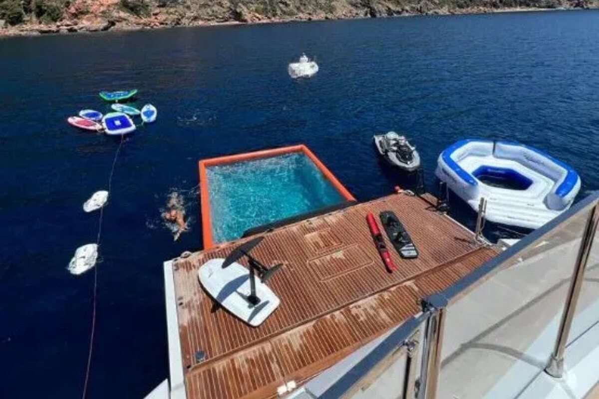 Yacht LEL