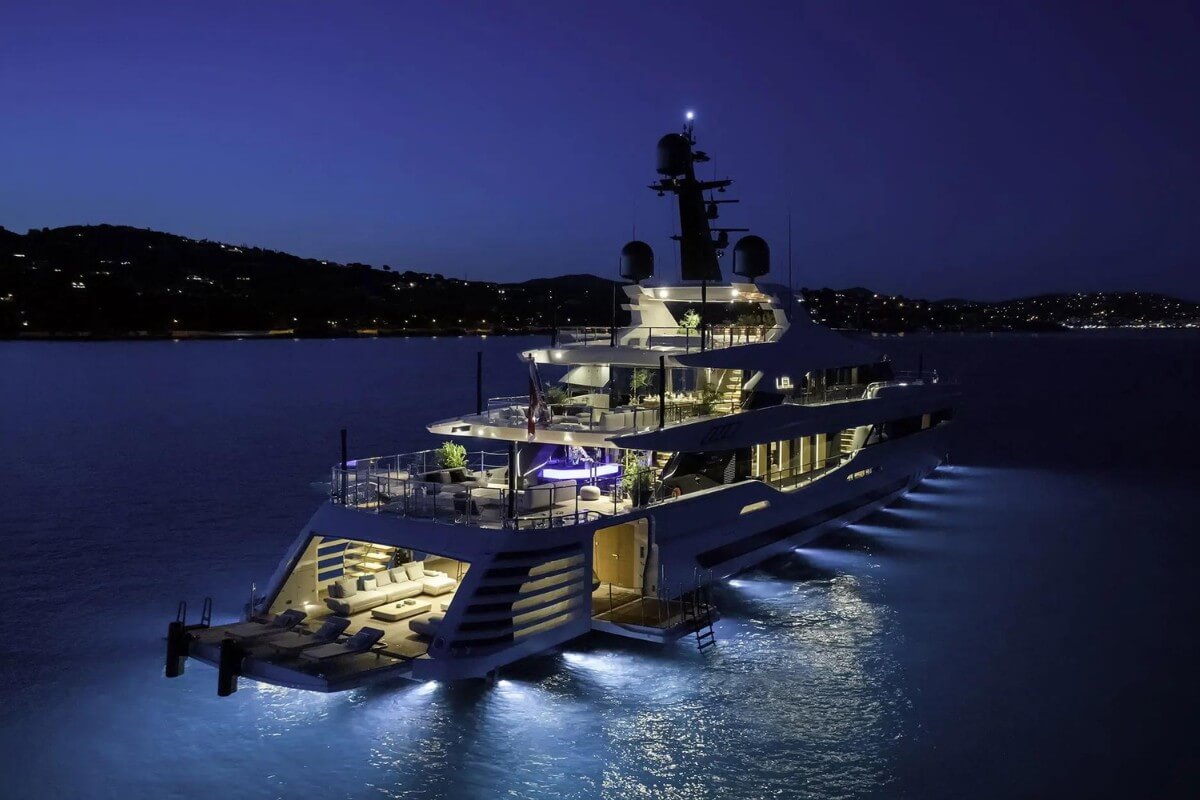 Yacht LEL