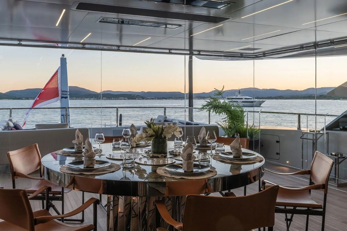 Yacht LEL