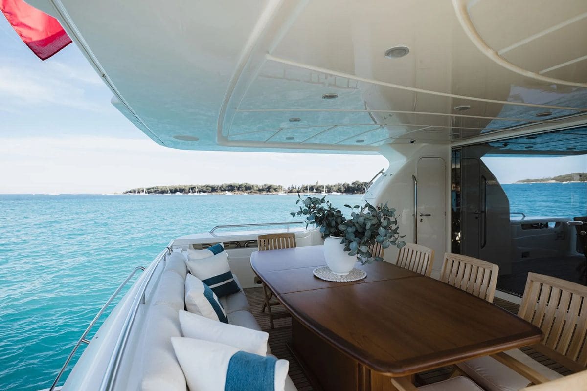 Yacht Onyx Charter Noblesse