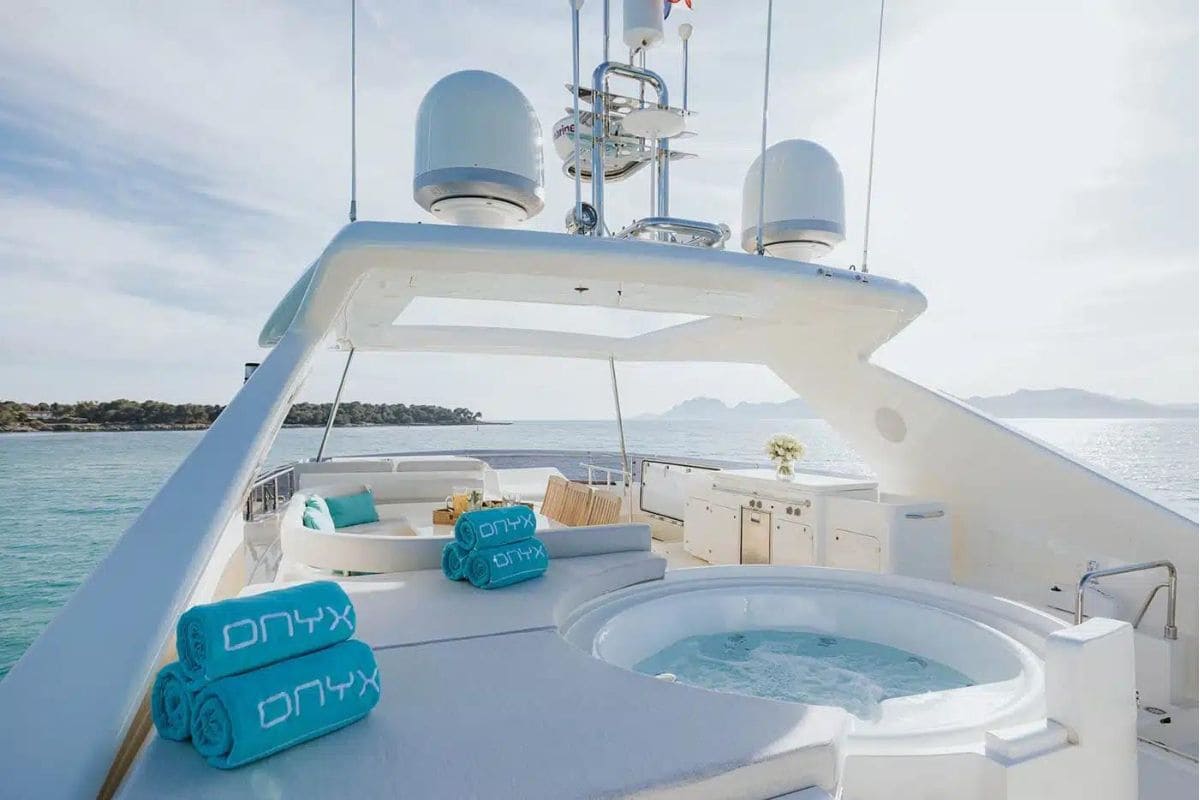Yacht Onyx Charter Noblesse