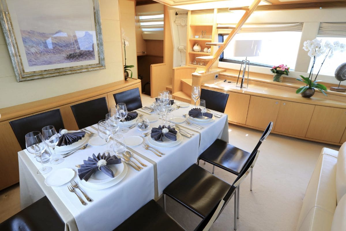 Yacht Onyx Charter Noblesse