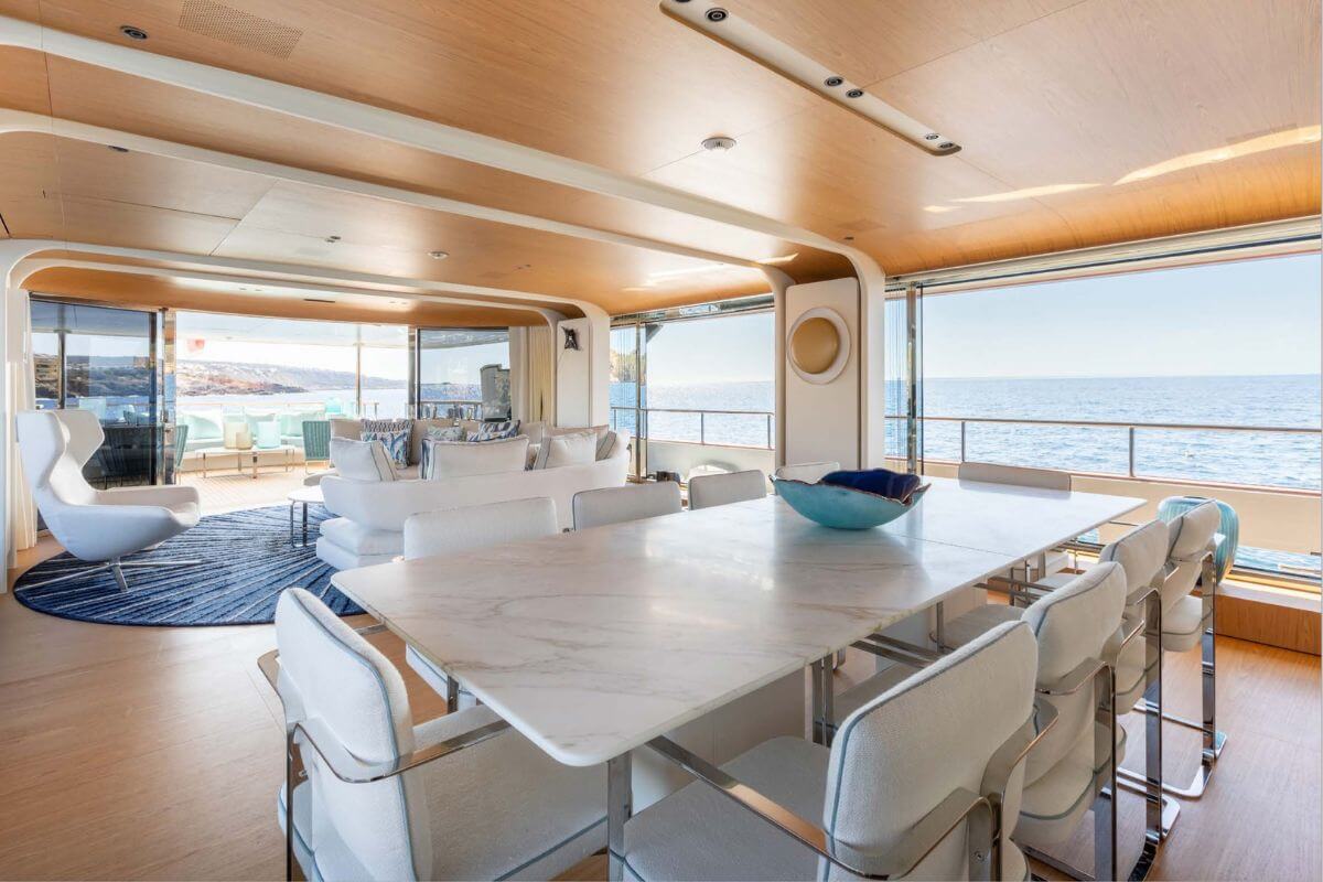 Yacht EH2