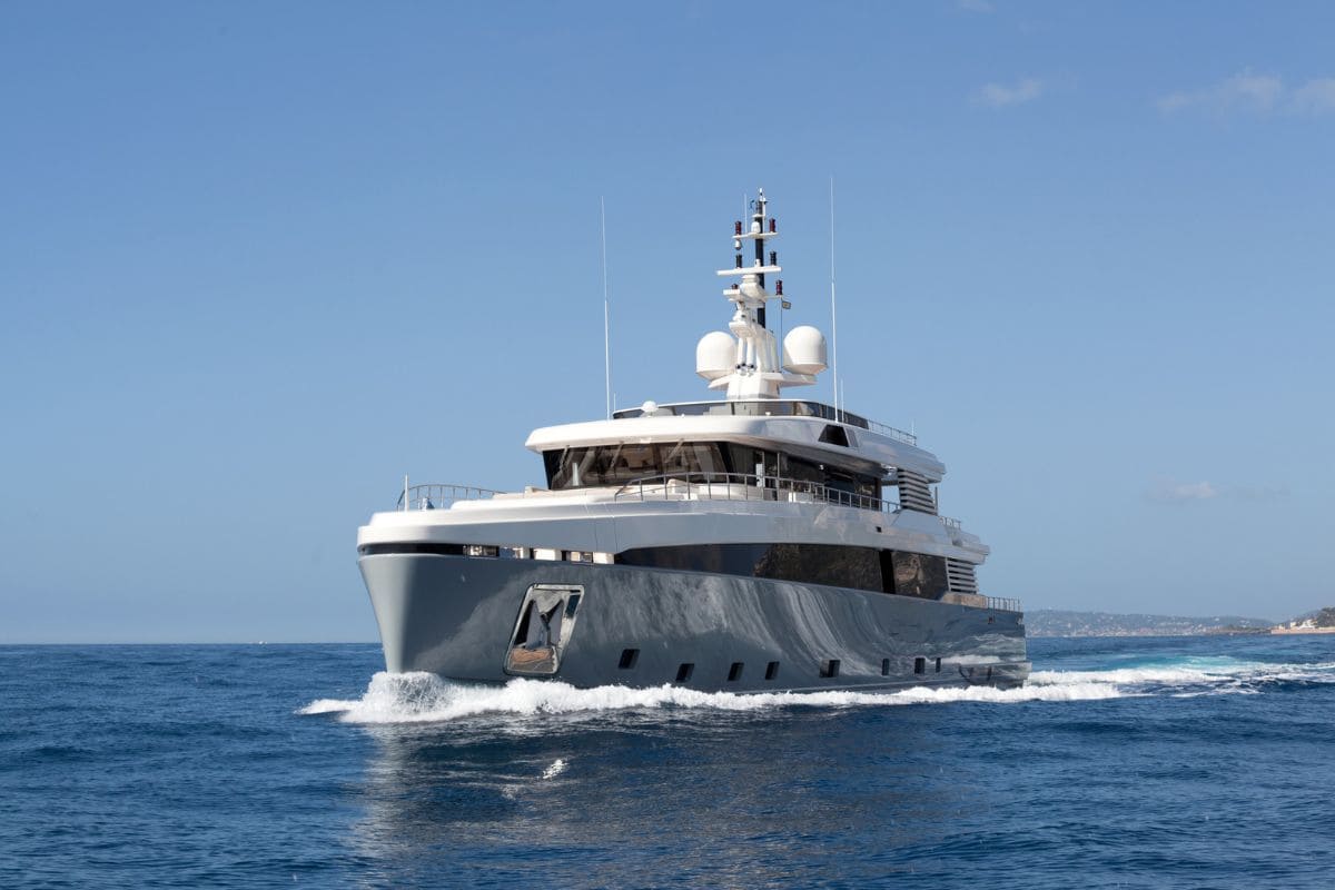 Yacht Aslec4 Charter